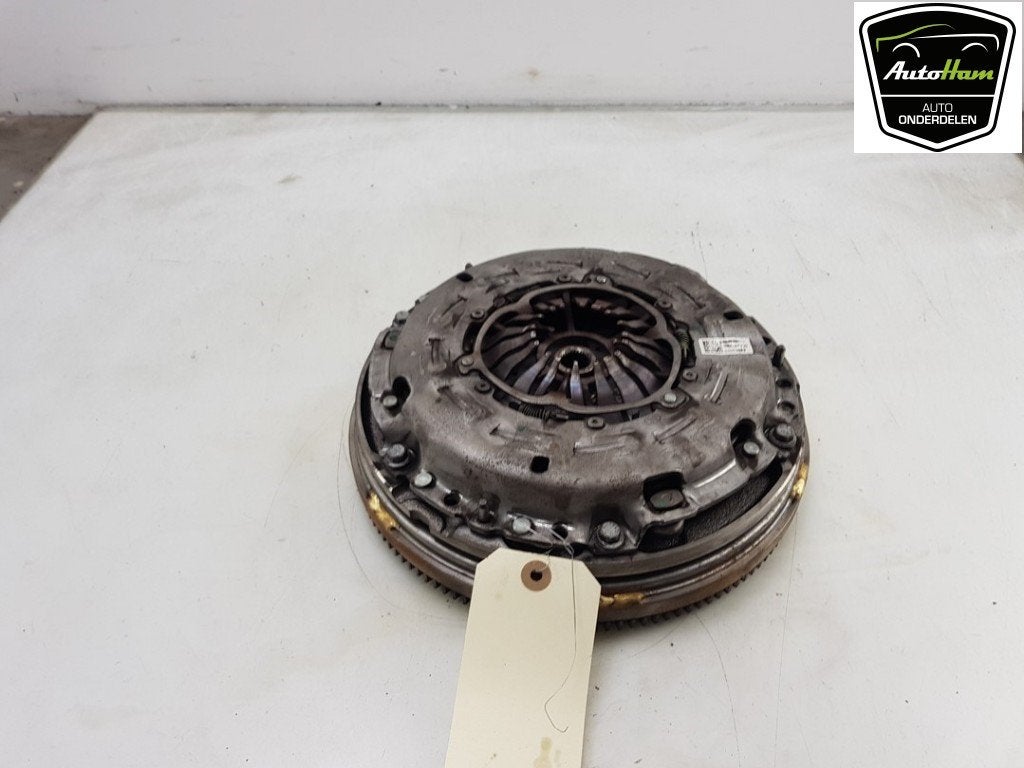 VOLANT MOTEUR BI-MASSE Opel Corsa E (01-2014/06-2019), Utilisé, Opel