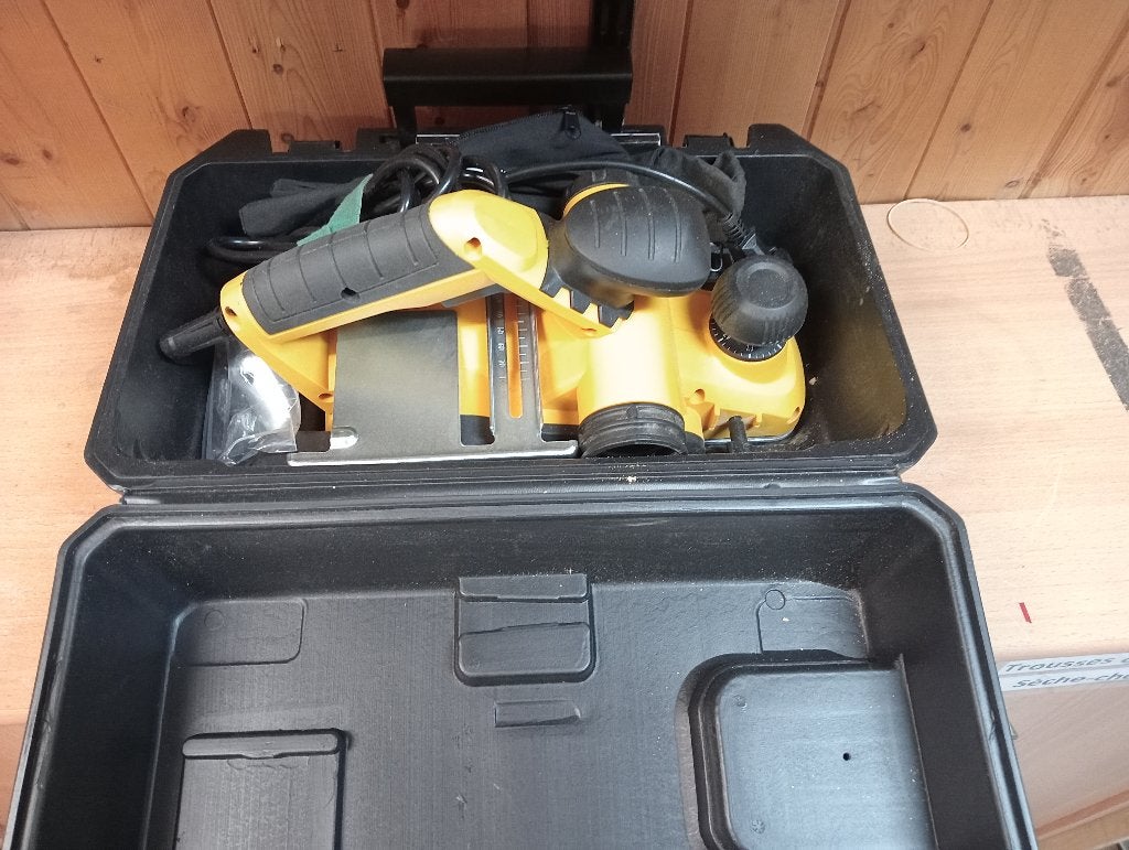 PowerPlus elektrische schaafmachine, Doe-het-zelf en Bouw, Ophalen, Zo goed als nieuw, Elektrisch