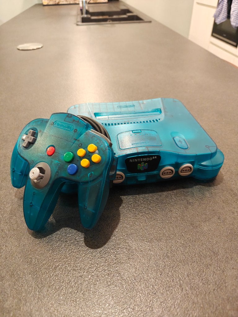 Nintendo 64 – Funtastic Ice Blue (PAL/EU) – Complete set, Games en Spelcomputers, Ophalen of Verzenden, Zo goed als nieuw, Met 1 controller