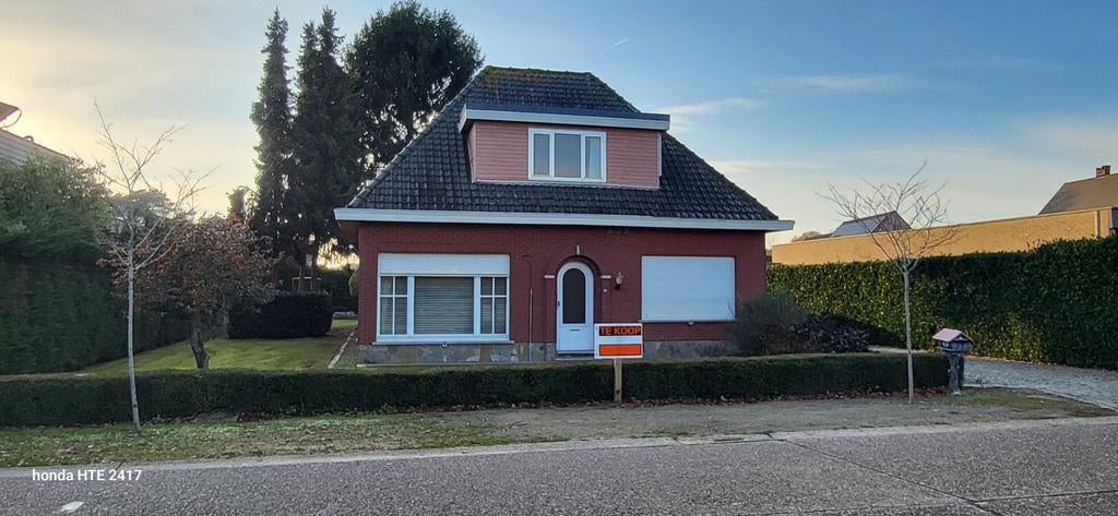 Vrijstaande woning met grote garage