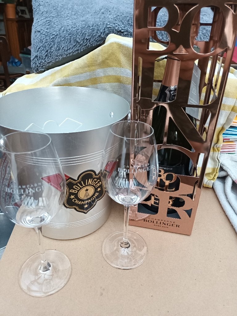 champagne bollinger rose + ice bucket + 2 glasses, Pleine, Comme neuf, Champagne, Enlèvement