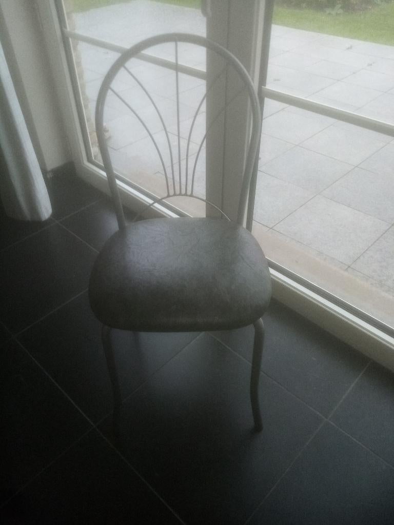 Keukenstoel, Ophalen, Modern design, Zo goed als nieuw, Vier