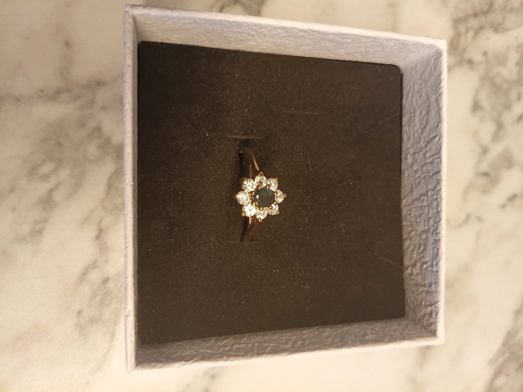juwelen ring, Ophalen, Overige materialen, Zo goed als nieuw, Met edelsteen