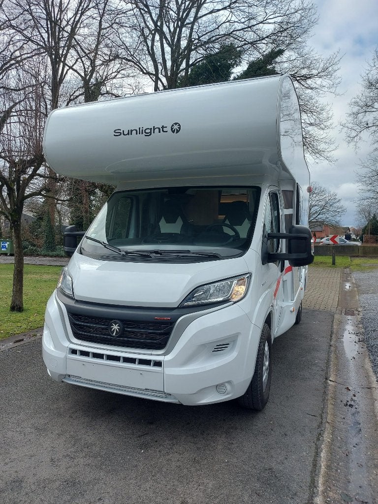 Fiat Ducato_Sunlight Capron Alkoof_2022_automaat_4 pers., Caravans en Kamperen, Mobilhomes, Particulier, tot en met 4, Alkoof