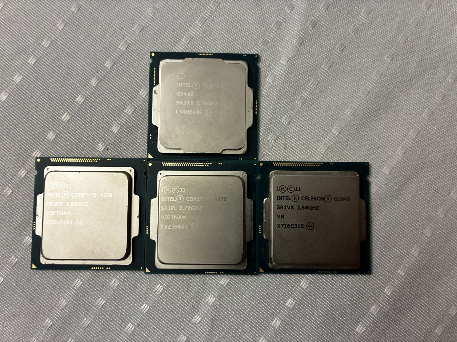 Lot van intel CPUs, Computers en Software, Processors, Ophalen, Zo goed als nieuw, 2-core, 2 tot 3 Ghz