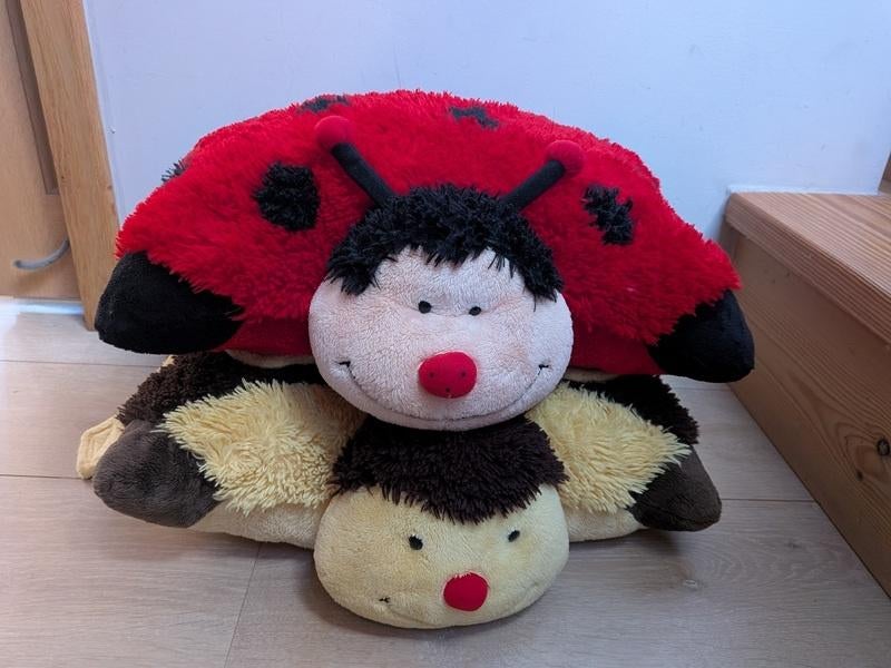 chambre d'enfant - peluche / coussin coccinelle et l'abeille, Enlèvement, Utilisé