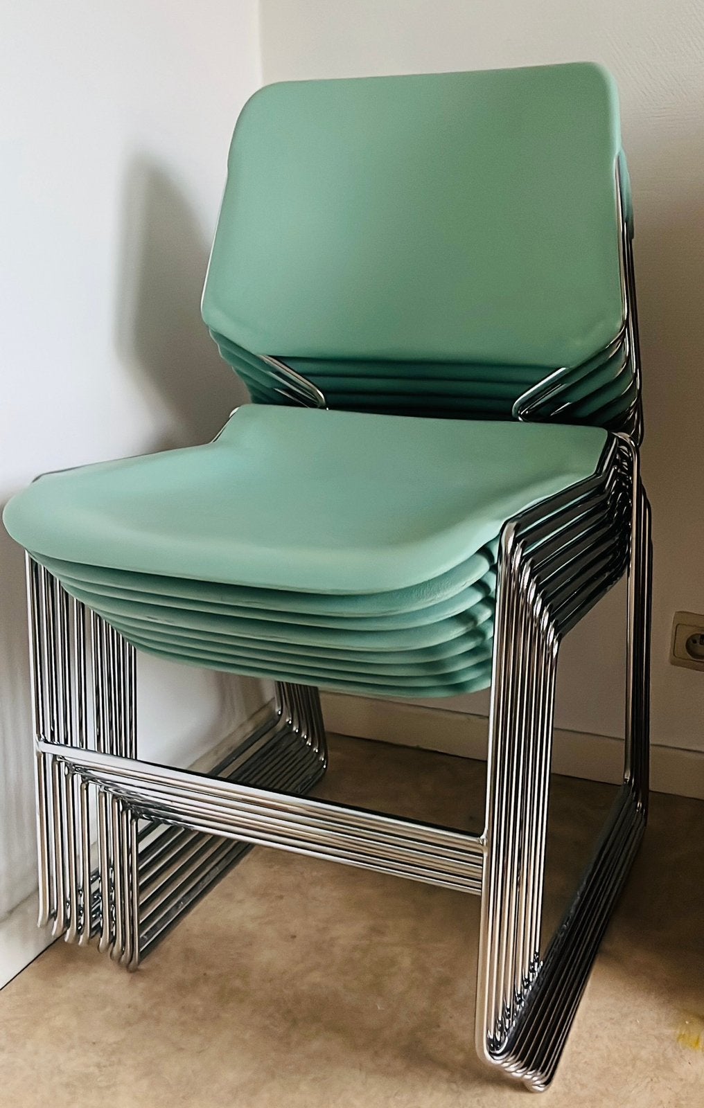 Krueger Matrix by Thomas Tolleson, Huis en Inrichting, Stoelen, Ophalen, Overige materialen, Overige kleuren, Zo goed als nieuw
