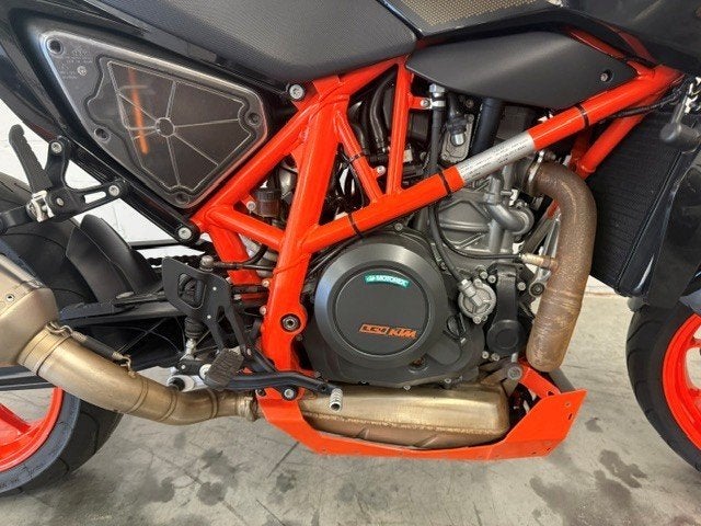 KTM 690 Duke R, Motos, Motos | KTM, ABS, Entreprise, Occasion, Permis Moto A2 minimum