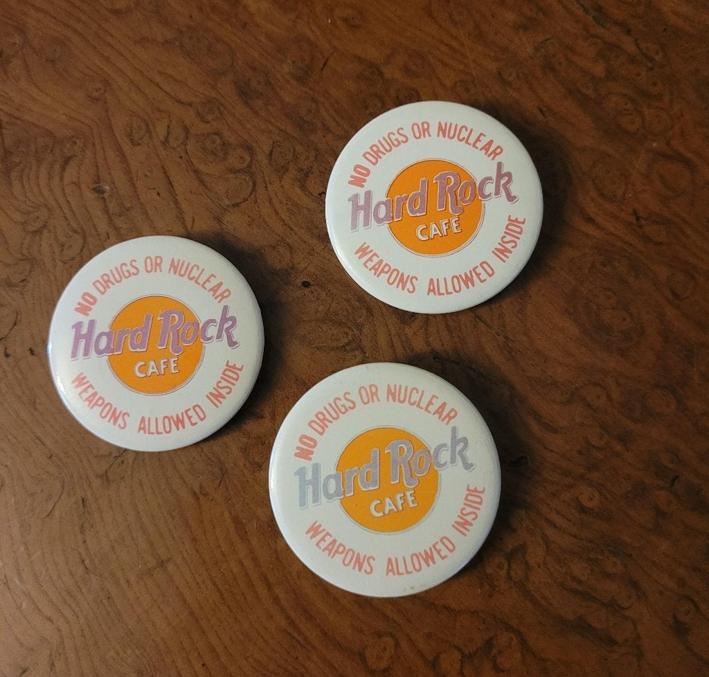 Hard Rock Cafe VINTAGE button badges, Verzamelen, Ophalen of Verzenden, Zo goed als nieuw, Merk, Button