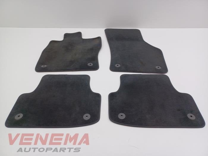 Kit tapis d'un Audi A3, -, 3 mois de garantie, Audi, Utilisé