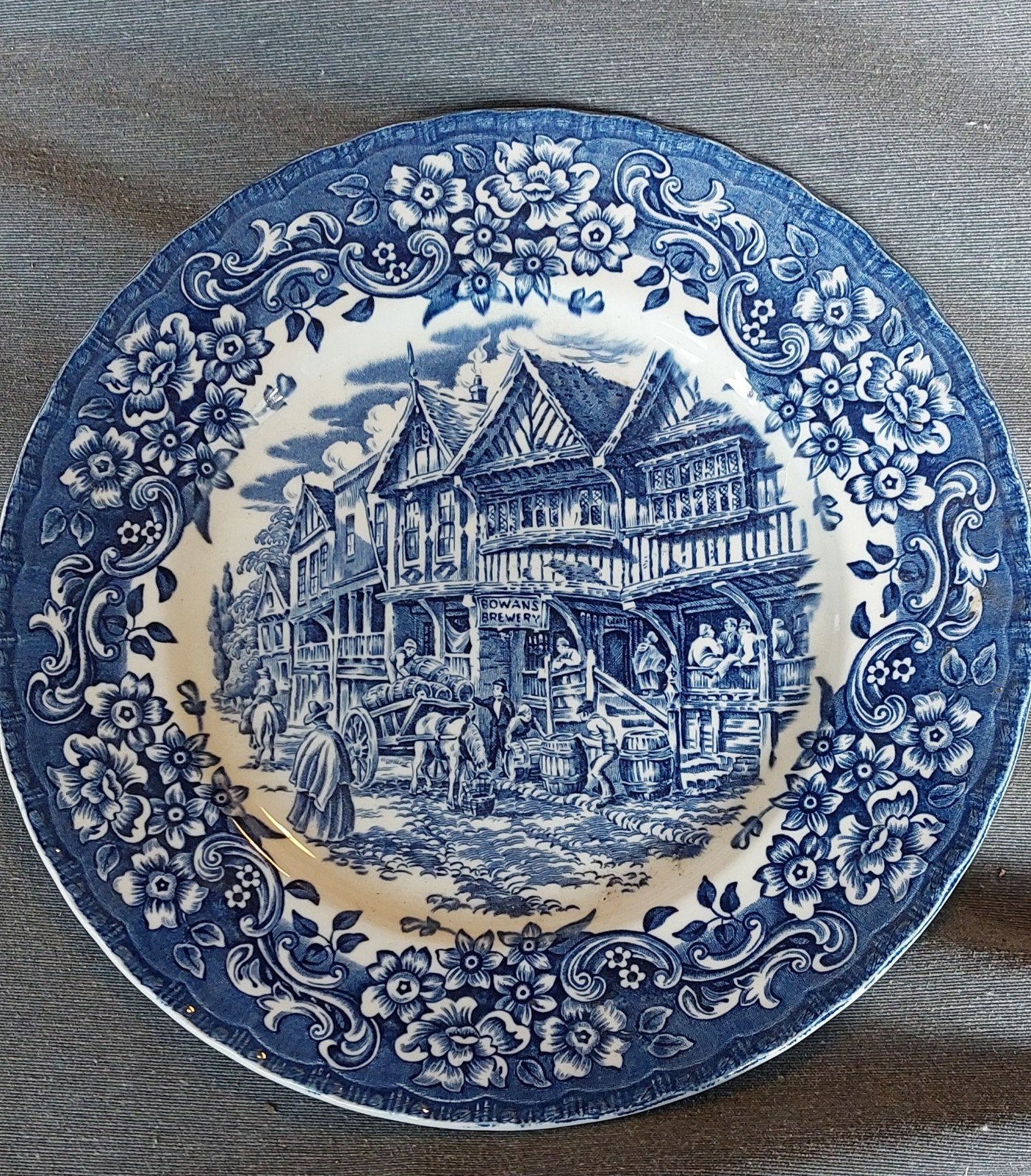 vintage Royal Tudor Ware dinerbord, Ophalen