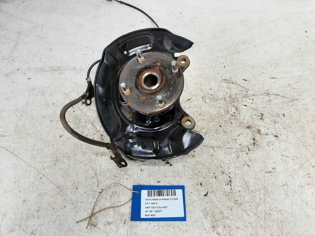 WIELNAAF RECHTS VOOR Toyota Yaris III (P13), Gebruikt, Toyota