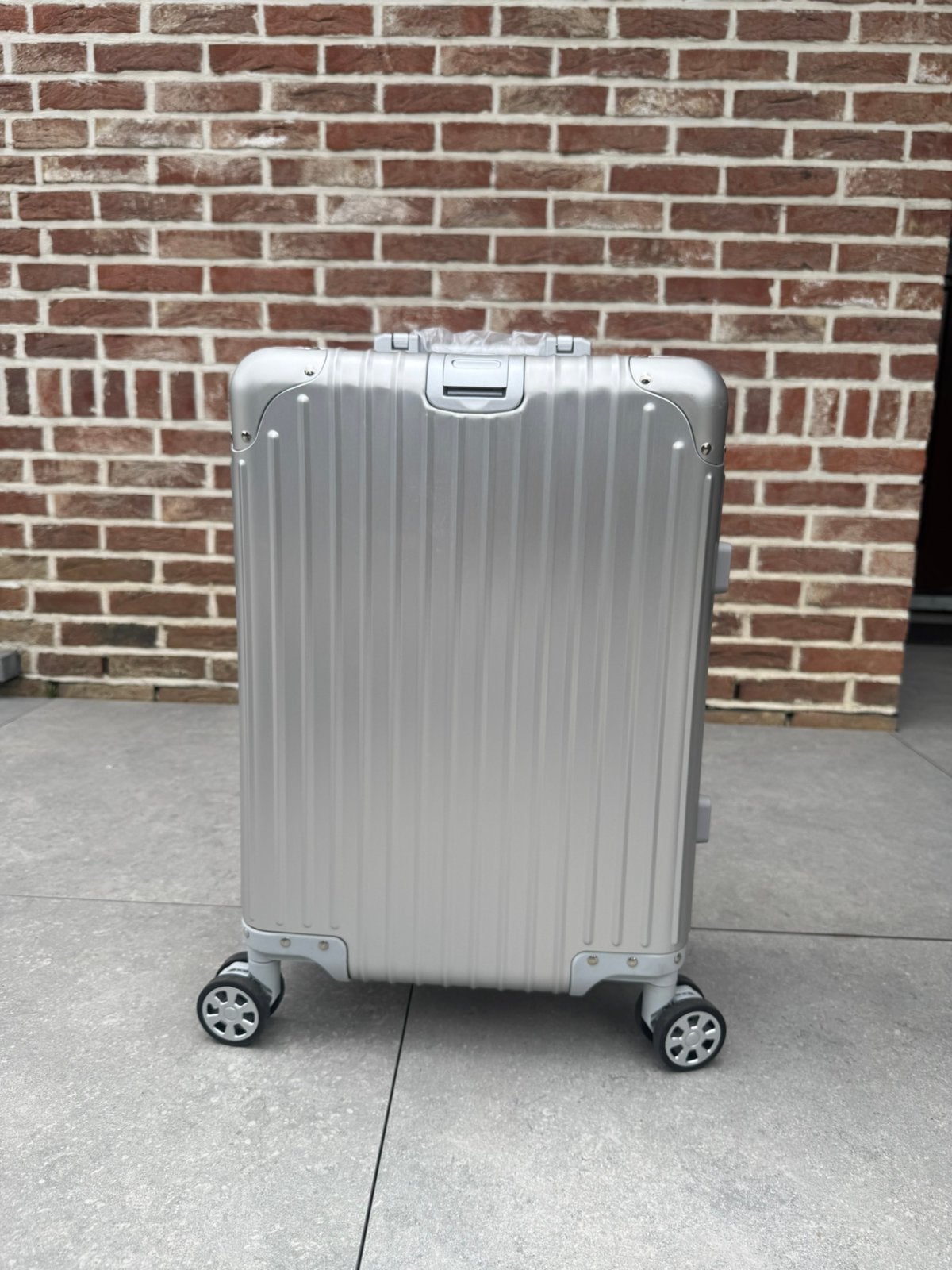 Dupe de la taille d'une cabine Rimowa, Enlèvement ou Envoi, Neuf, Métal