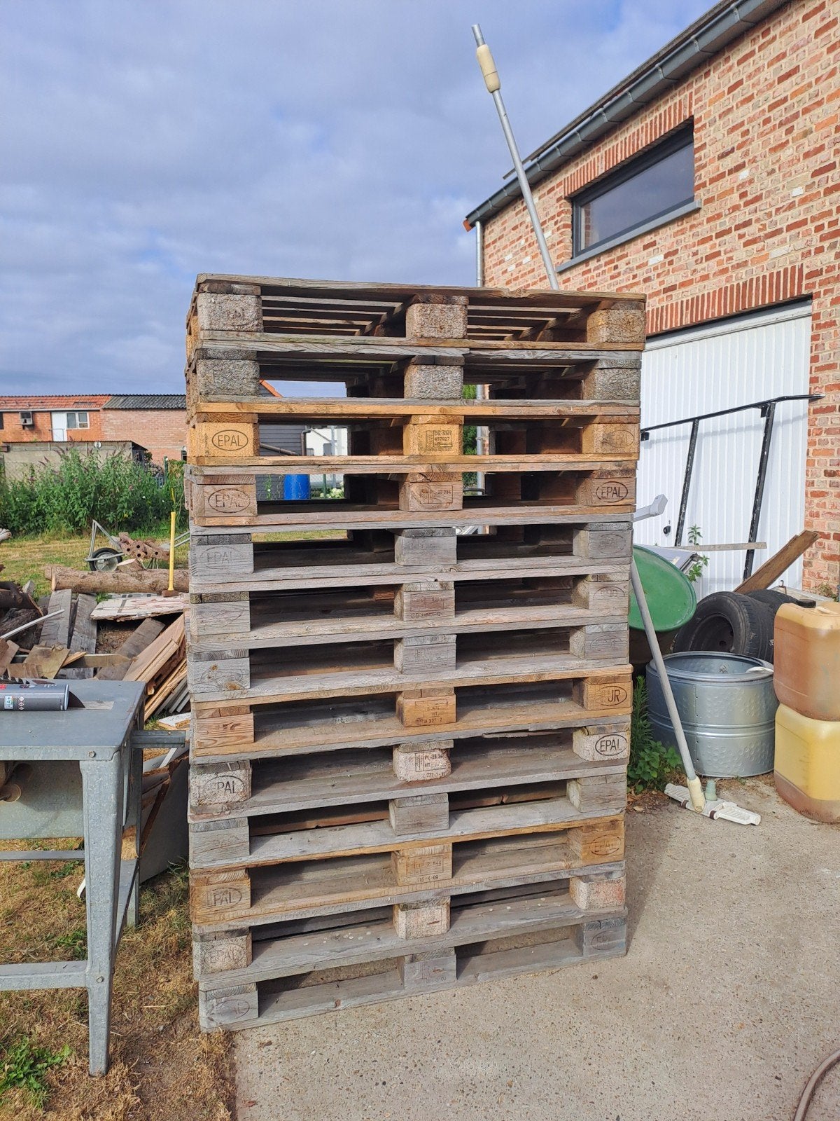 Te koop euro paletten. 13 stuks, Doe-het-zelf en Bouw, Hout en Planken, Ophalen