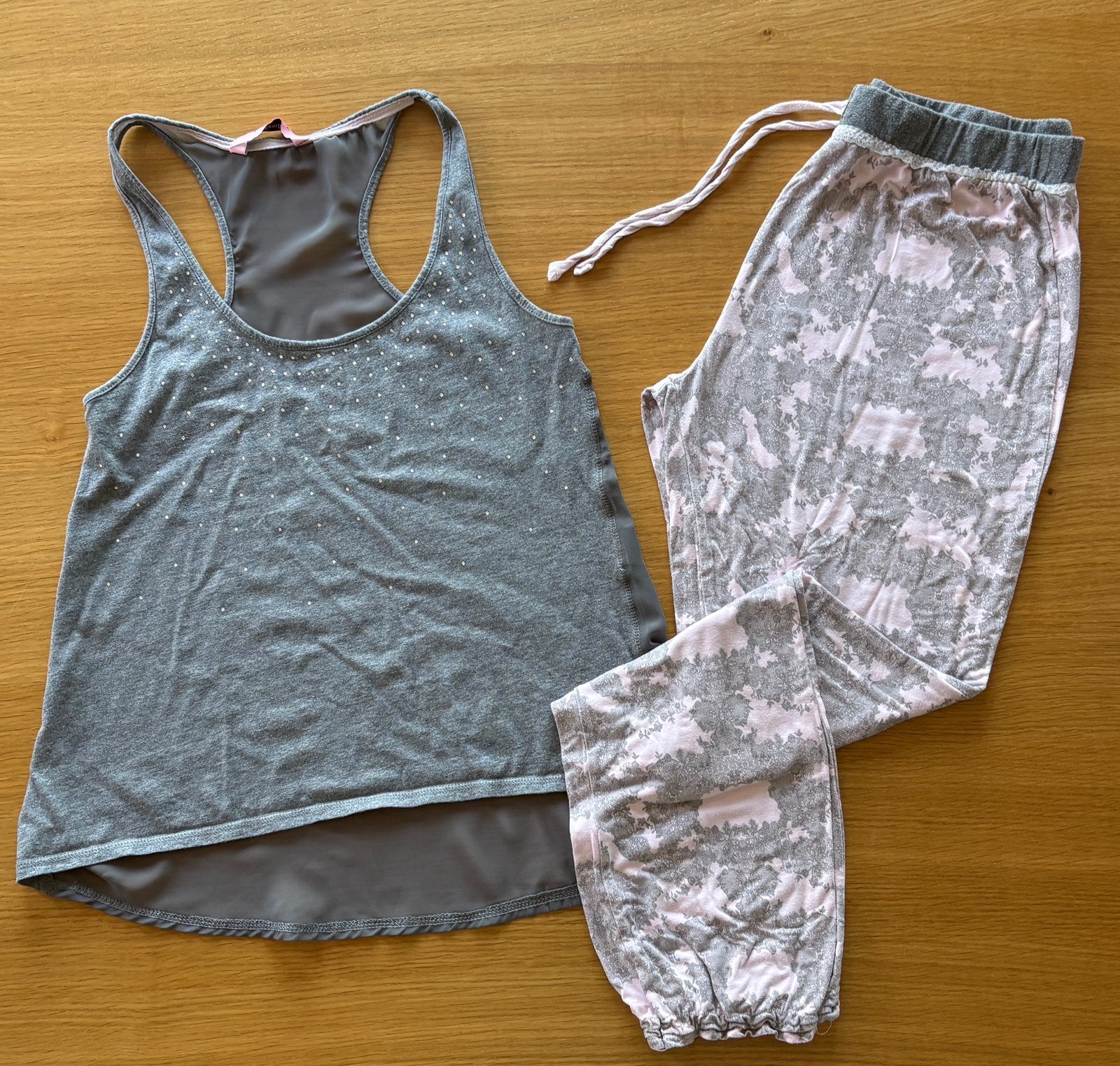 Pyjama rose et gris HINKEMÖLLER - M - 9€, Vêtements | Femmes, Pyjamas, Enlèvement ou Envoi, Porté, Taille 38/40 (M)