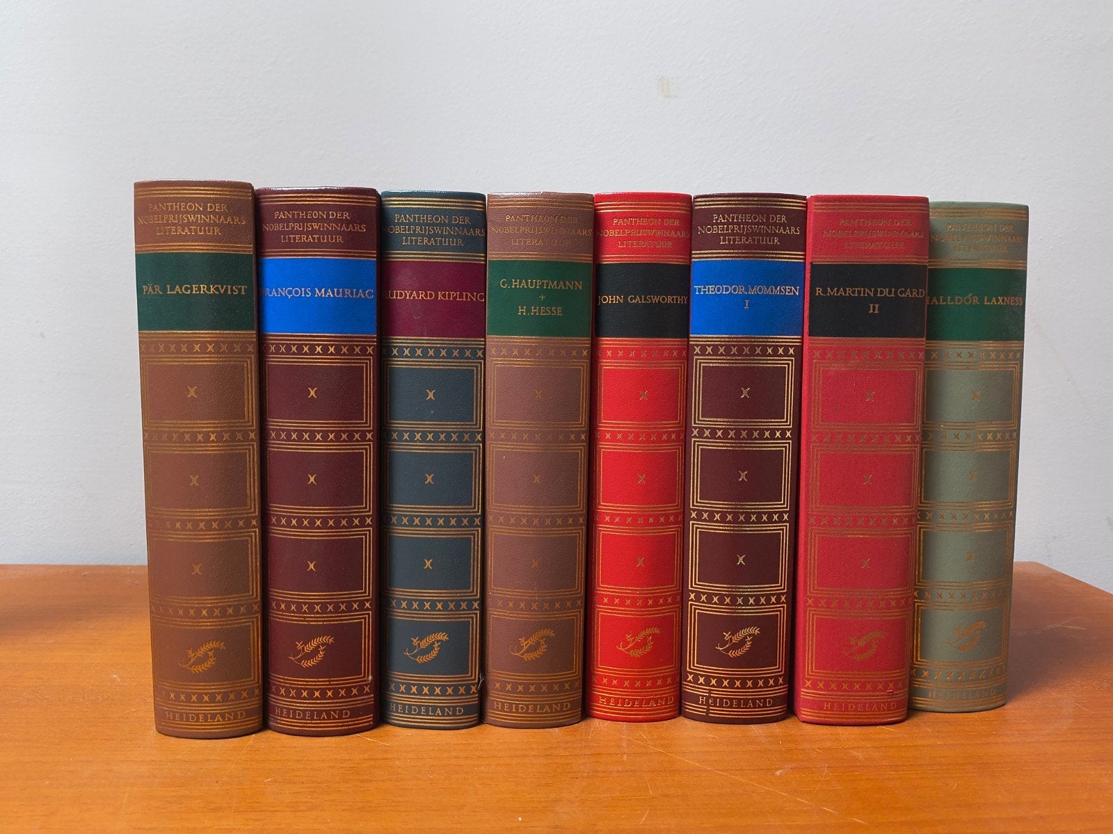 Prachtige vintage boekenreeks: Pantheon der Nobelprijswinnaa, Ophalen, Gelezen, Complete serie