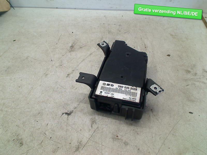 MULTI MEDIA COMPUTER Touareg (7PA / PH) (5N0035342B), Gebruikt, De Bloemendaal 21 21
5221 EB  'S HERTOGENBOSCH, NL, Info@123Parts.nl