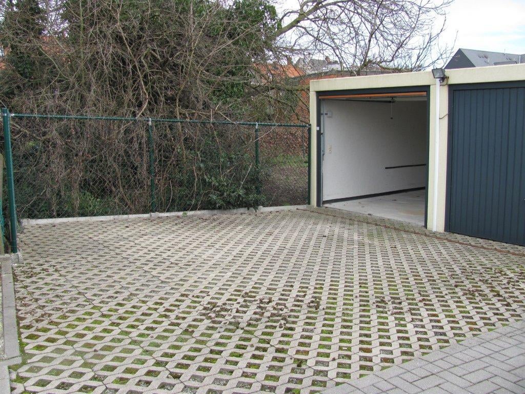 Garage / garagebox met extra parkeerplaats - Merchtem