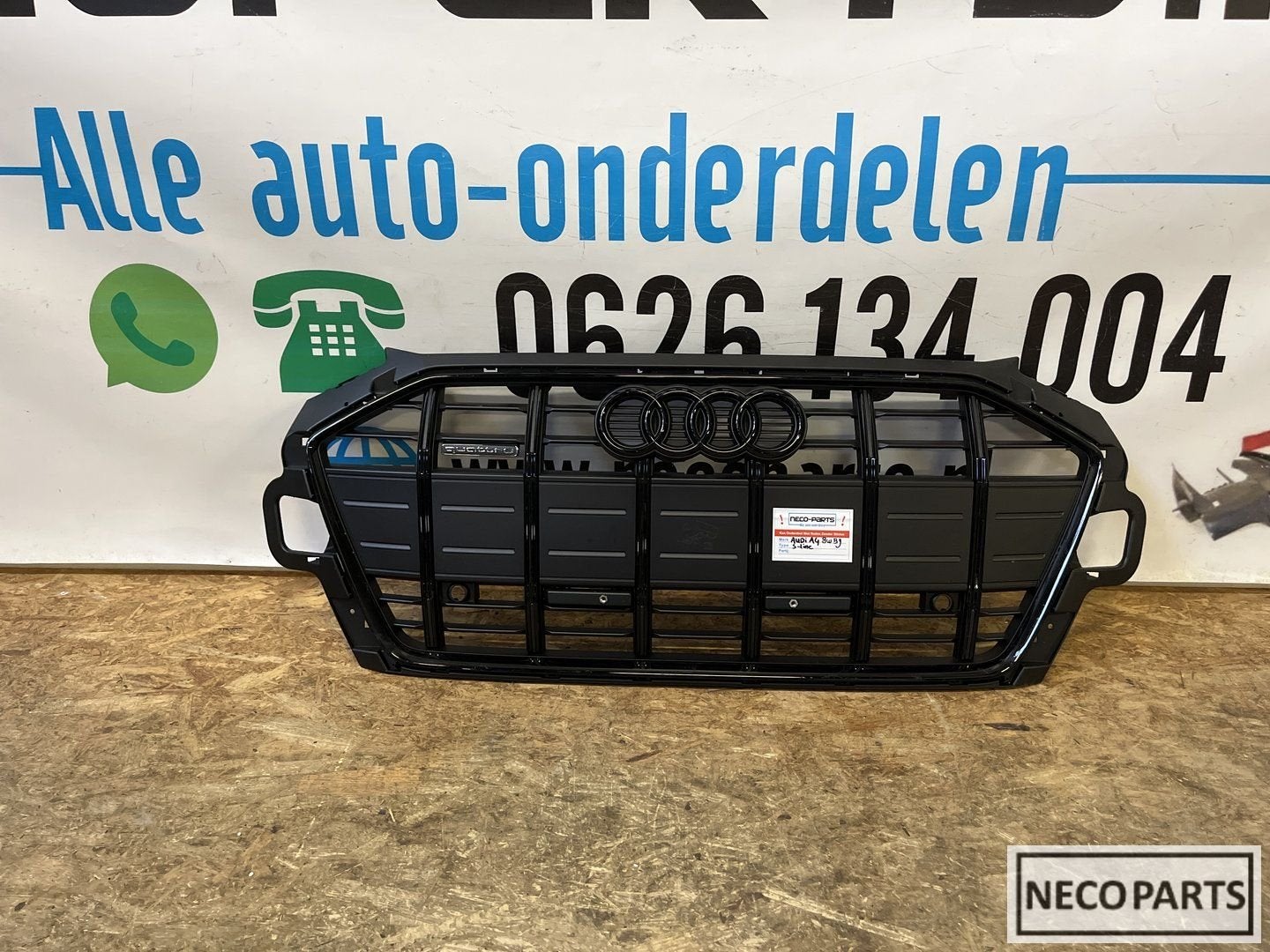 AUDI A4 8W B9 S-LINE GRILL GRILLEN ORIGINEEL, Arrière, -, Audi, Utilisé