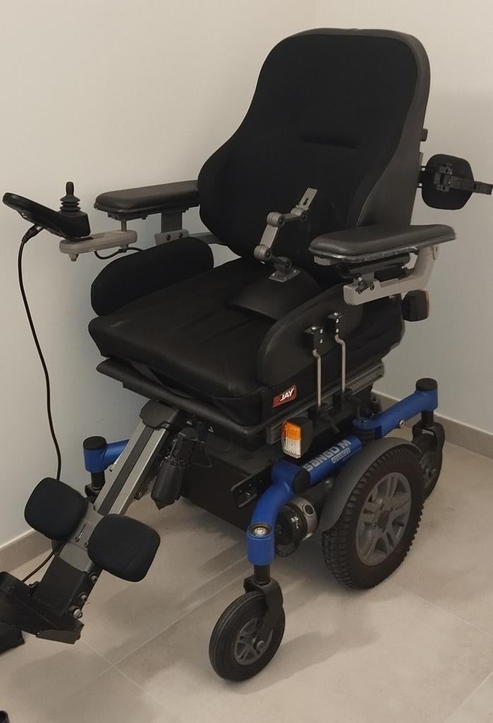 Fauteuil roulant adapté avancé Senda avec accessoires, Divers, Chaises roulantes, Enlèvement