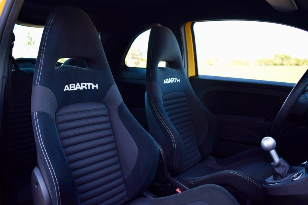 Abarth 595 Competizione 1.4T Beats/Sabelt/CarPlay/Giallo/PDC, Auto's, 4 zetels, 4 cilinders, Alcantara, Geel