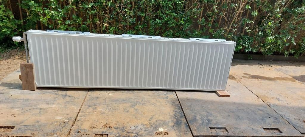 Radiator van het merk DEF 22060 cm kleur wit, Ophalen, 30 tot 80 cm, Gebruikt, Hoog rendement (Hr)