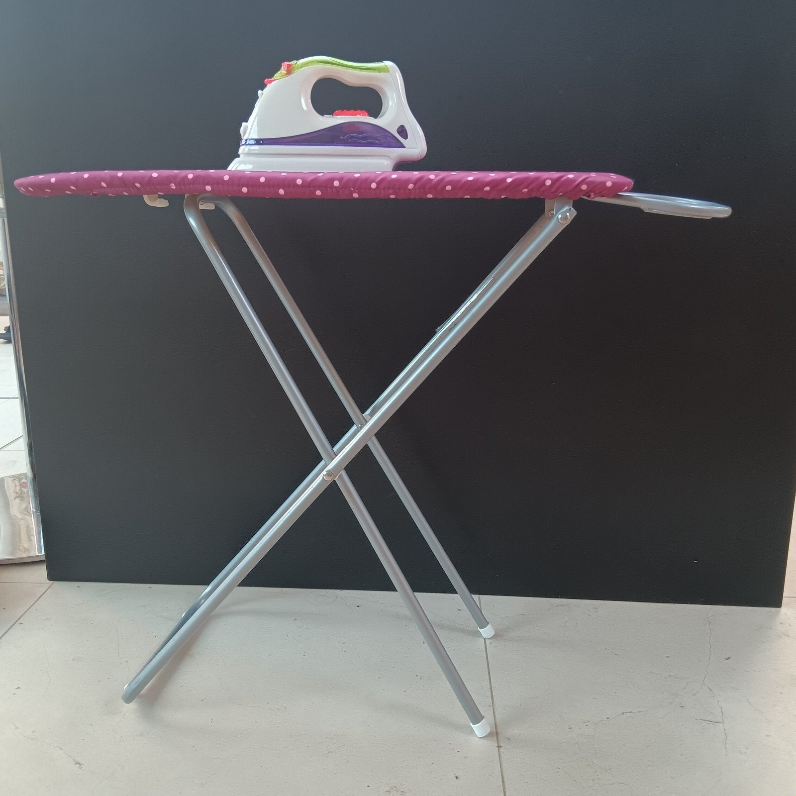 Fer à repasser et table à repasser de poupée, Enfants & Bébés, Jouets | Maisons de poupées, Comme neuf, Accessoires, Enlèvement