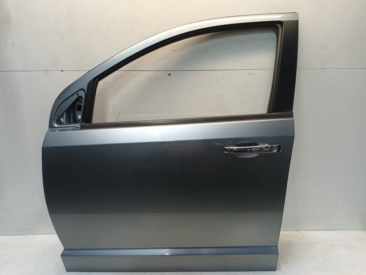 Portier links voor Dodge Journey, Onderdelen@venauto.nl, Van der Ven Autorecycling B.V., Gebruikt, Ettenseweg 76, 4706 PB Roosendaal, The Netherlands
