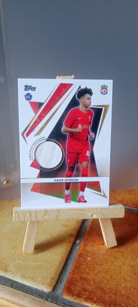 Topps Kaide Gordon Carte Relique Patch porté par le joueur, Hobby en Vrije tijd, Verzamelkaartspellen | Overige, Ophalen of Verzenden