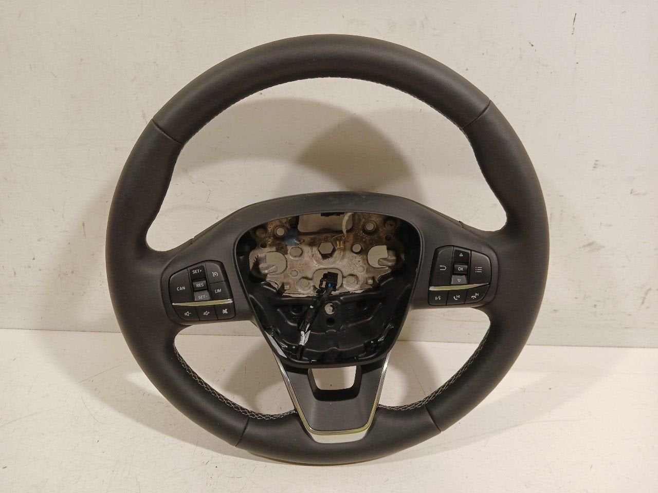 Stuur Ford Puma, Onderdelen@venauto.nl, Van der Ven Autorecycling B.V., Ettenseweg 76, 4706 PB Roosendaal, The Netherlands, Enlèvement ou Envoi