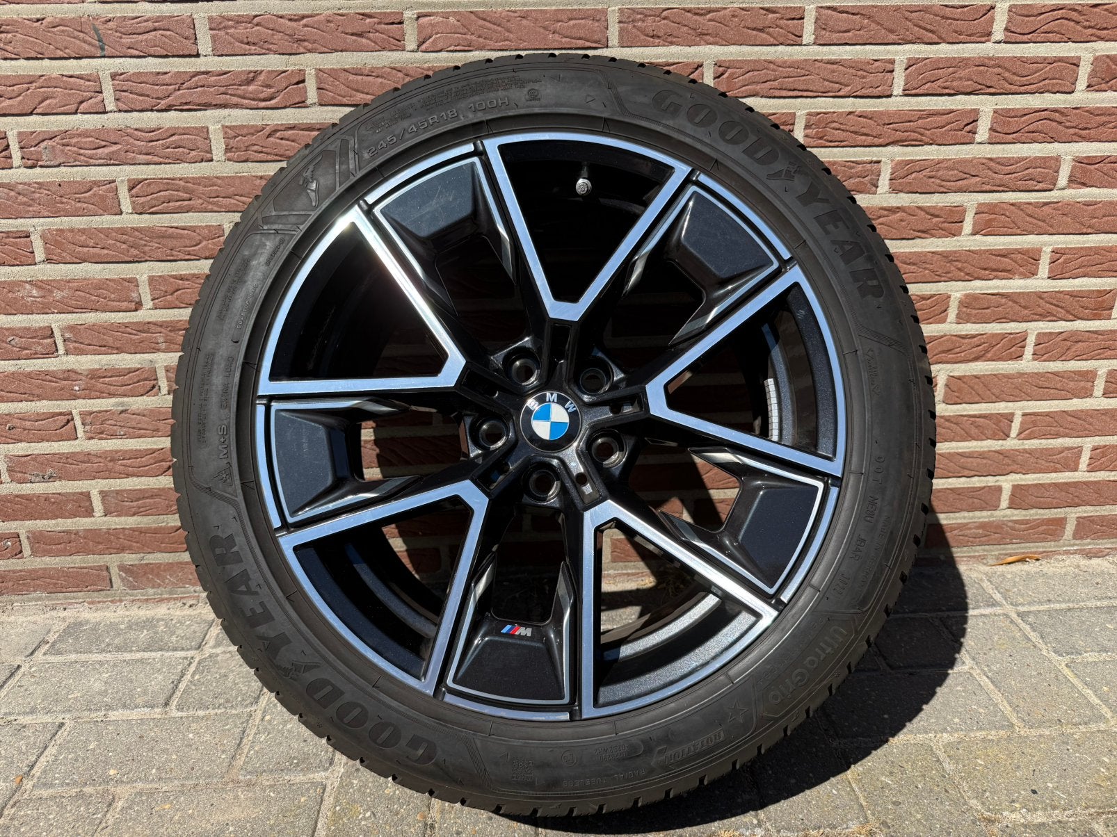 BMW 4 serie i4 G26 18 inch velgen 858M styling winterbanden, Auto-onderdelen, Banden en Velgen, Ophalen, 18 inch, 245 mm, Banden en Velgen