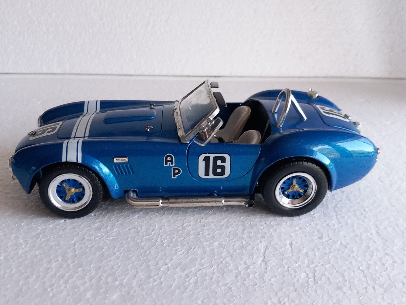 SHELBY COBRA 427 S/C. MAJORETTE 1/18, Enlèvement ou Envoi