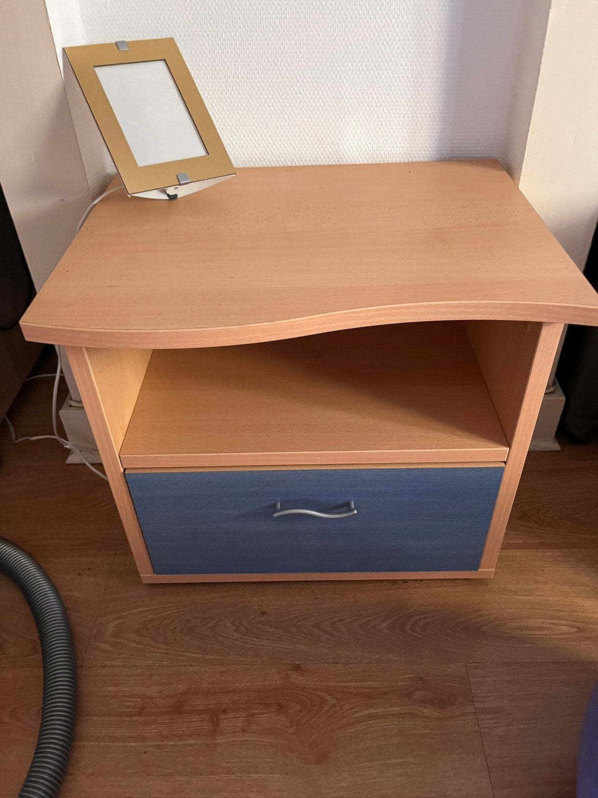 Kinderslaapkamer (bed+ nachtkastje), Ophalen, Zo goed als nieuw