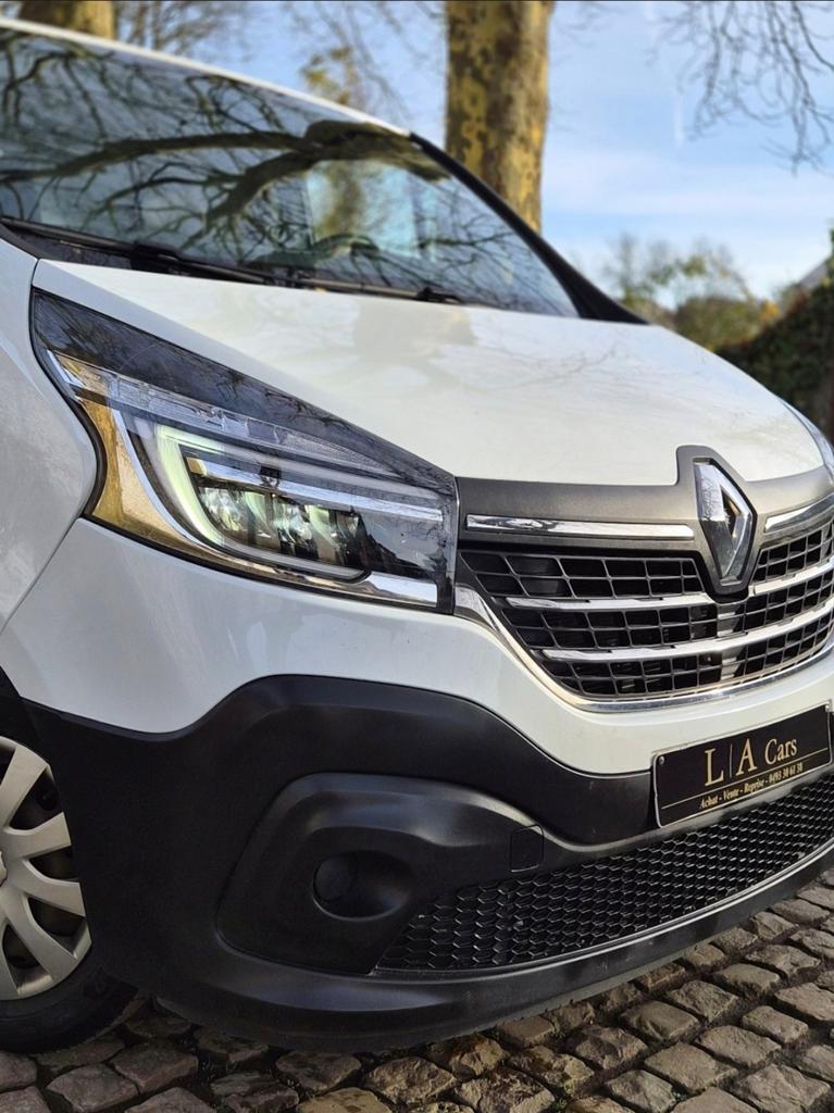 RENAULT TRAFIC 2.0DCI 1 ER MAIN 8250€ HTVA !, Autos, Renault, Entreprise, Trafic, Euro 6, 5 portes, Boîte manuelle, Entretenue par le concessionnaire