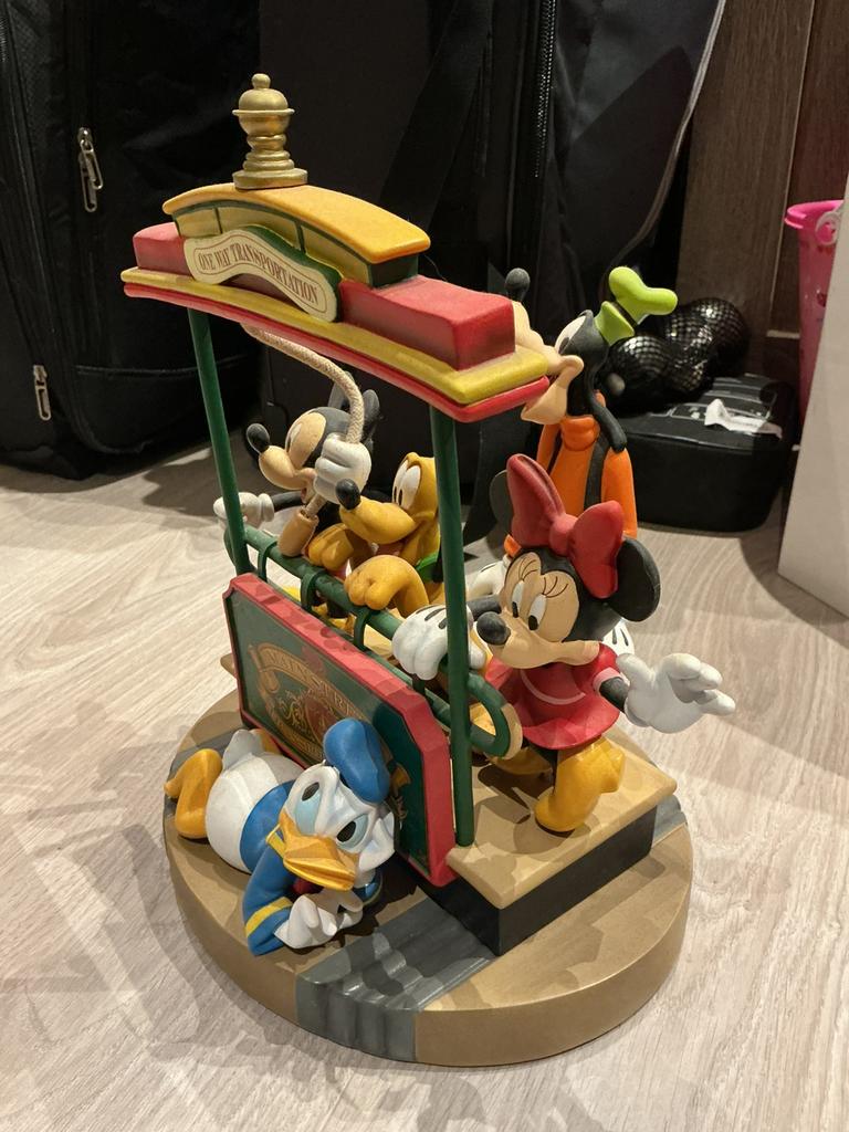 Grande statue disney mickey et ses amis, Enlèvement ou Envoi, Comme neuf