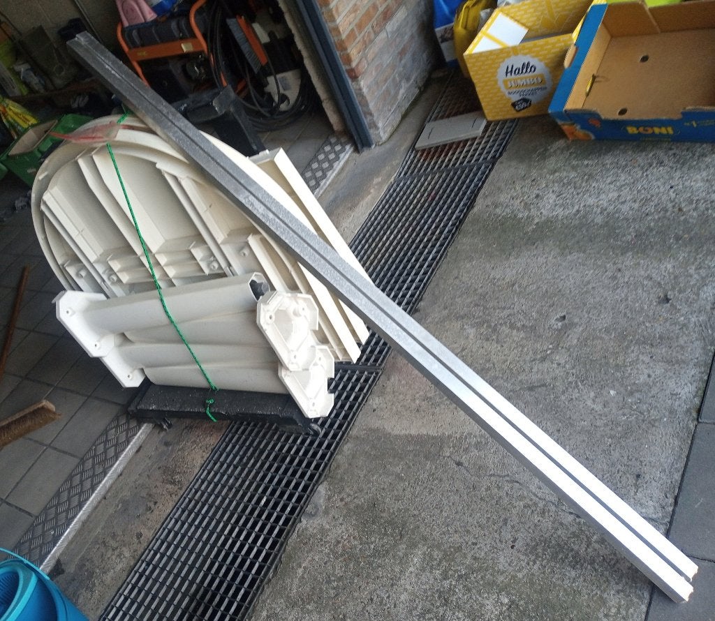 tuintafel wit erg groot, Ophalen, Gebruikt, Ovaal, Plastic