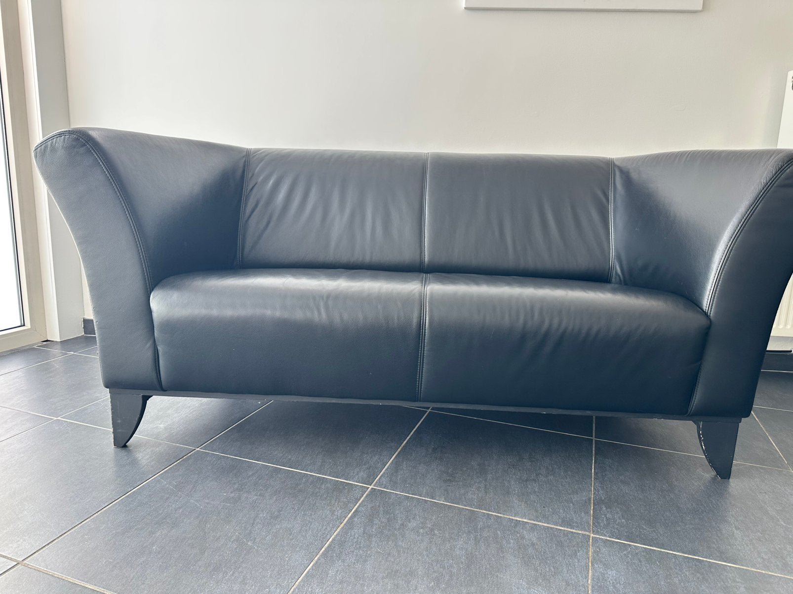 Zwarte leren 2-zitsbank — echt leer, Maison & Meubles, Moins de 75 cm, Moins de 150 cm, Banc droit, Enlèvement