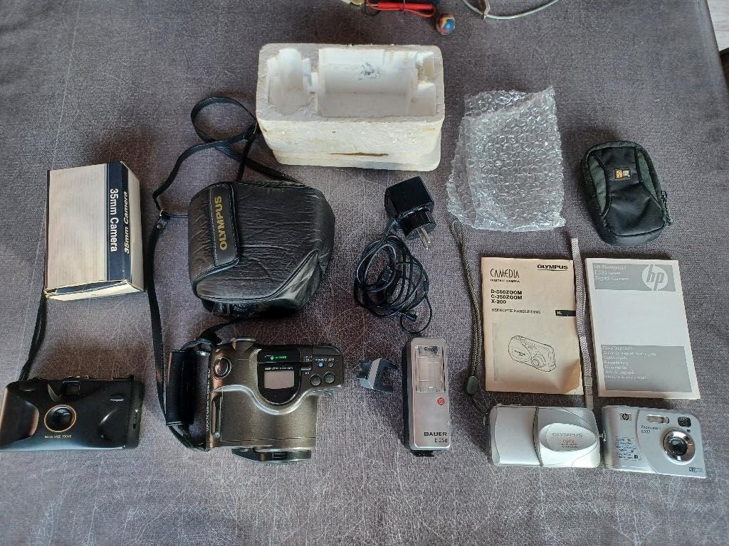 Camera's analoog en digitaal met tassen en flitser, Audio, Tv en Foto, Ophalen, Gebruikt, Olympus