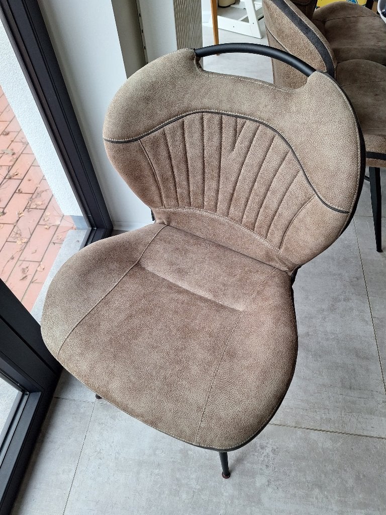 4 mooie suede stoelen, Ophalen, Zo goed als nieuw, Bruin, Vier