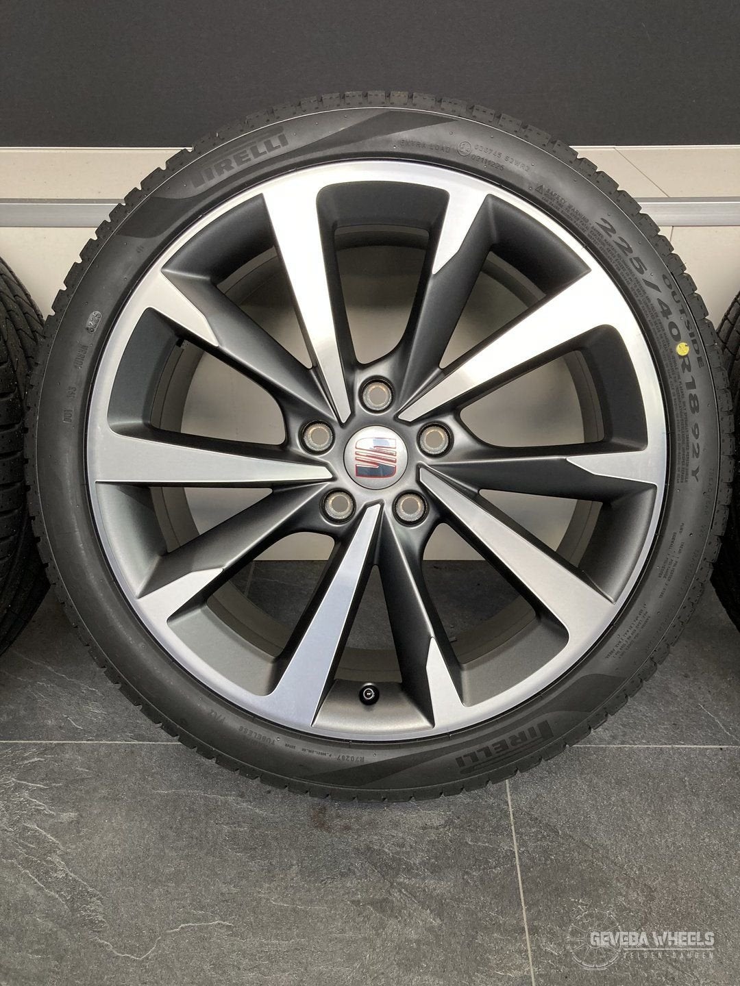 18” originele Seat Leon Cupra Leon velgen + banden 5x112 5FA, Auto-onderdelen, Banden en Velgen, 18 inch, Gebruikt, -, -