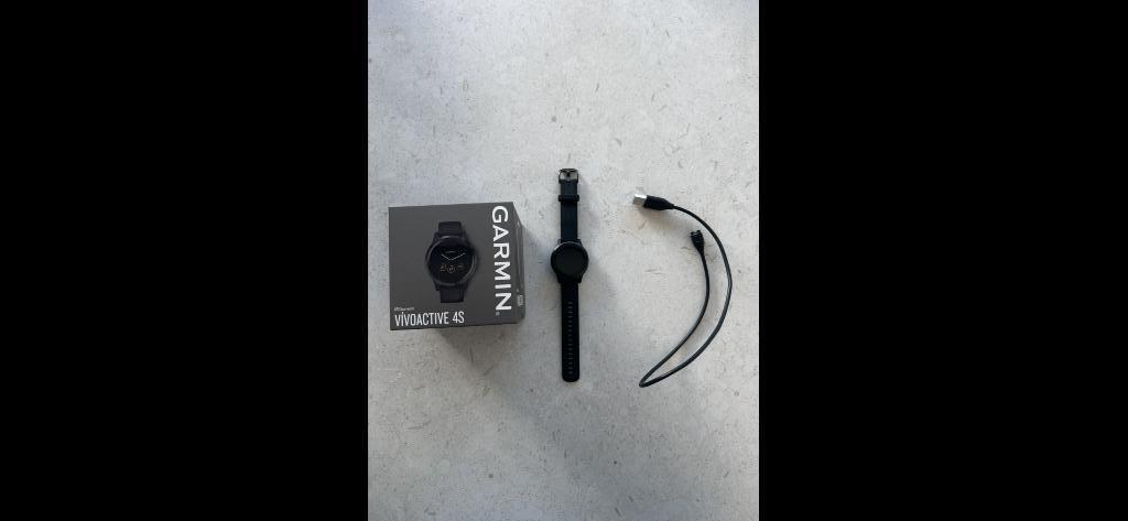 Garmin vivoactive 4S (zwart), Handtassen en Accessoires, Sporthorloges, Ophalen, Zwart