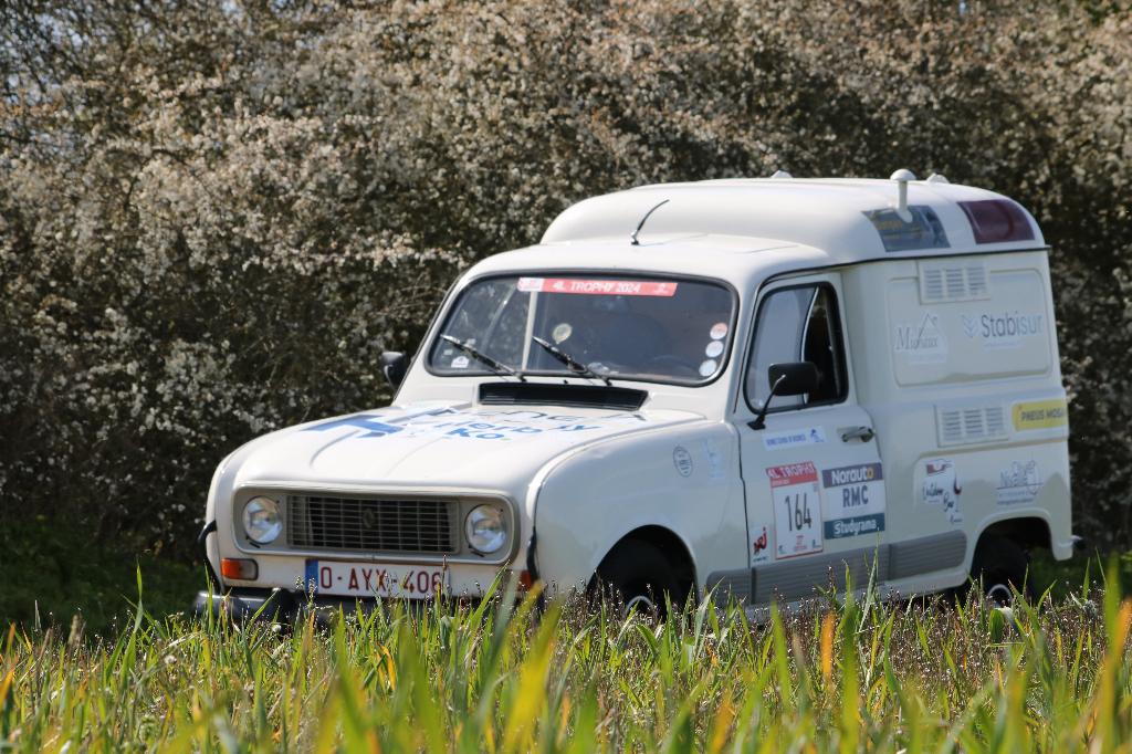 Renault 4L F4 Cléon 1108, Auto's, Voorwielaandrijving, 4 cilinders, Beige, Bruin