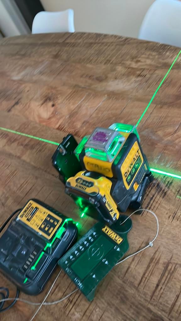 Laser Dewalt DCE089G, Enlèvement, Utilisé