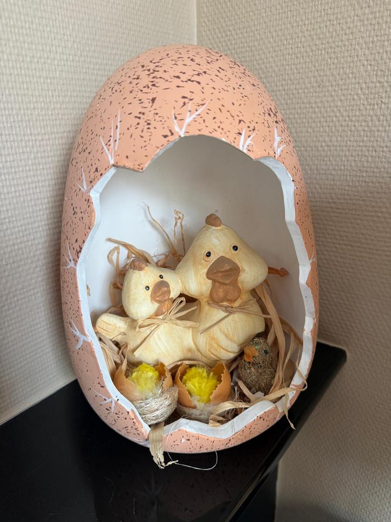 Paasei groot 30 cm h x 20 cm in steen, Ophalen, Zo goed als nieuw