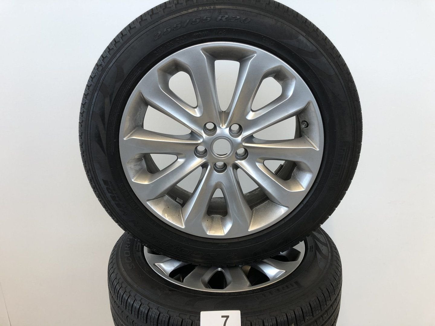 Range Rover Land Rover Reservewiel Pirelli band in de maat 2, Auto-onderdelen, Banden en Velgen, Ophalen, Gebruikt, 255 mm, -