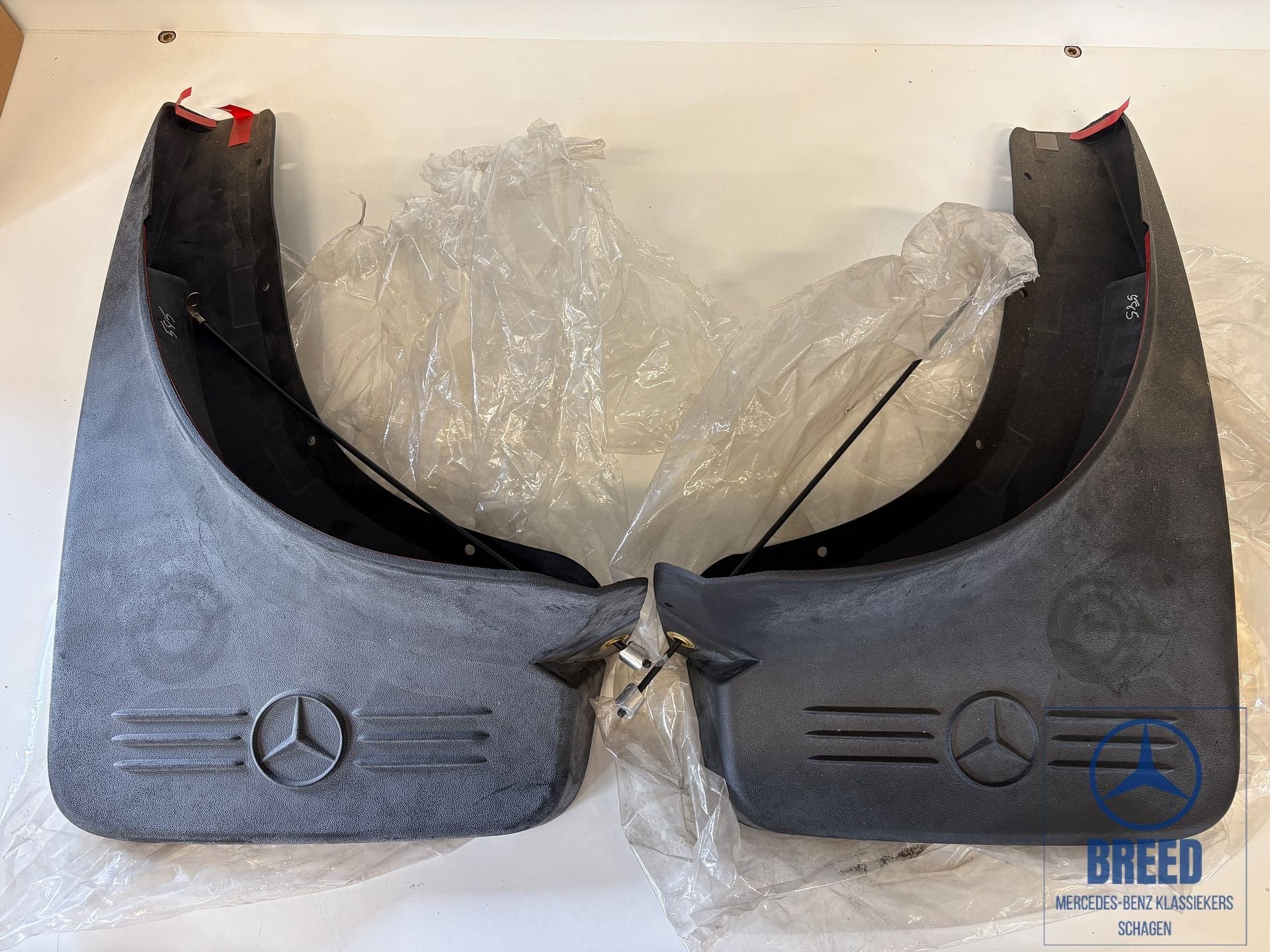 NOS set spatlappen achter voor Mercedes-Benz W163 M-Klasse, Auto-onderdelen, -, Nieuw, Ophalen of Verzenden, Spatbord