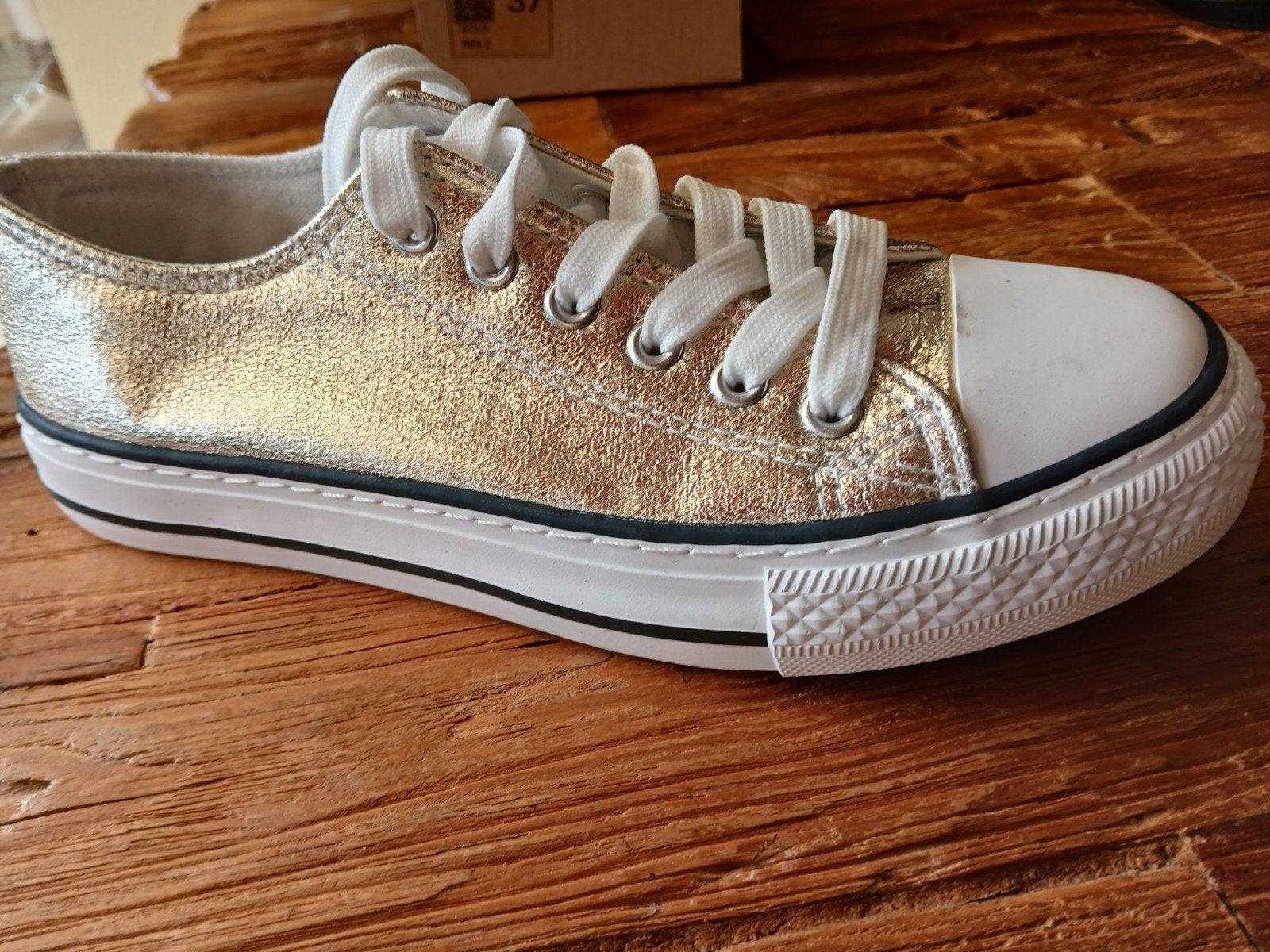 goudkleurige sneakers, Kleding | Dames, Ophalen of Verzenden, Sneakers