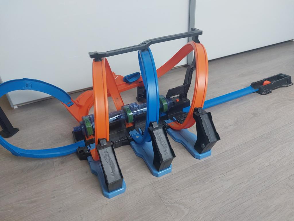 Hot Wheels stuntcircuit, Enfants & Bébés, Jouets | Circuits, Électrique, Enlèvement ou Envoi, Comme neuf, Circuit