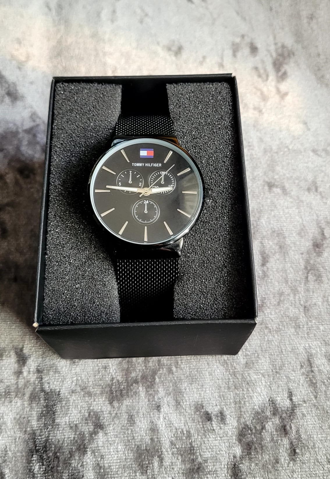 Montre TOMMY HILFIGER, Enlèvement, Comme neuf
