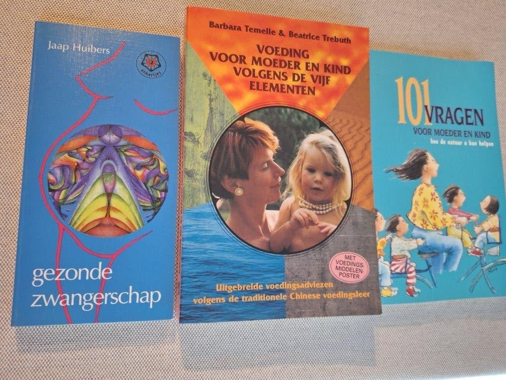 3 boeken, over zwangerschap en voeding voor moeder en kind, Boeken, Zwangerschap en Opvoeding, Ophalen of Verzenden, Zo goed als nieuw
